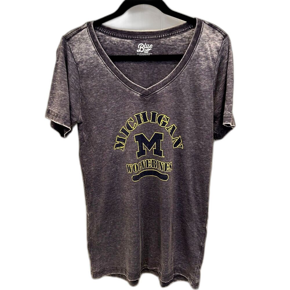 Michigan Wolverines V-Neck T-Shirt - Size XL